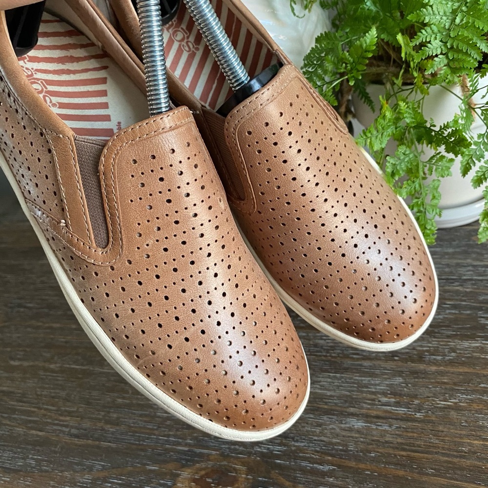 Taos Court Loafers Slip On Shoes
perforated Womens 7.5 Caramel Tan Brown - Picture 8 of 11